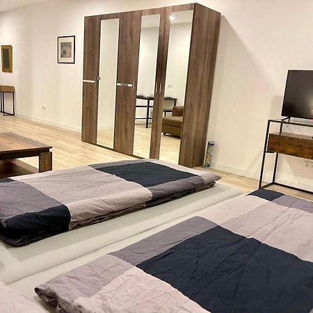 Neu Grosse Einzimmerwohnung Im Zentrum Goldstadt Pforzheim Schloessle Exterior foto