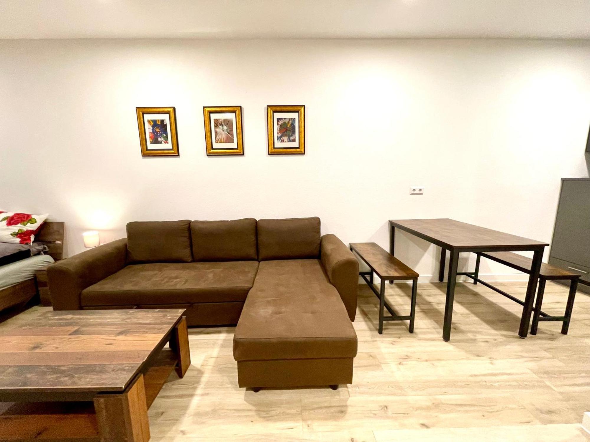 Neu Grosse Einzimmerwohnung Im Zentrum Goldstadt Pforzheim Schloessle Exterior foto