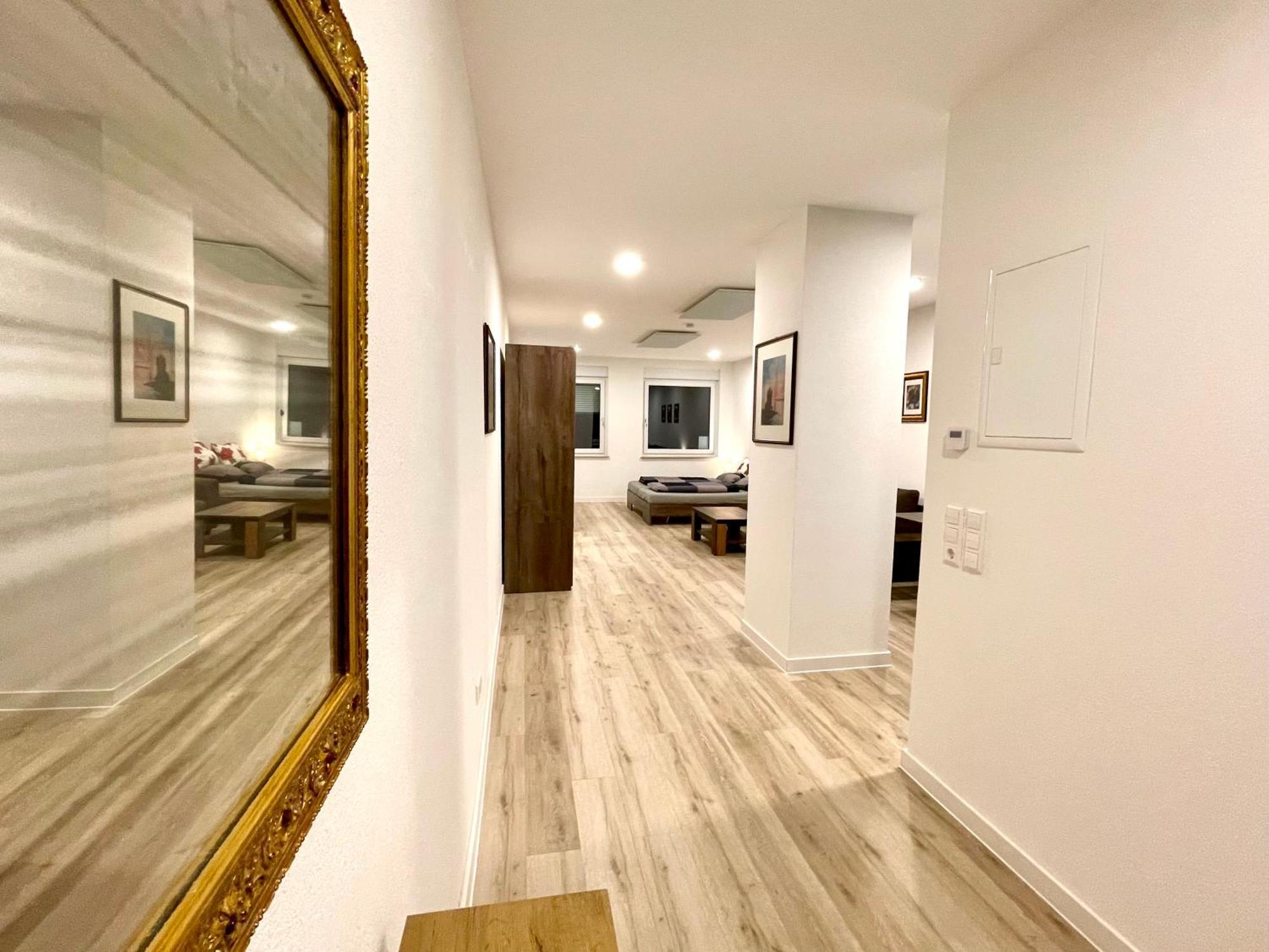 Neu Grosse Einzimmerwohnung Im Zentrum Goldstadt Pforzheim Schloessle Exterior foto