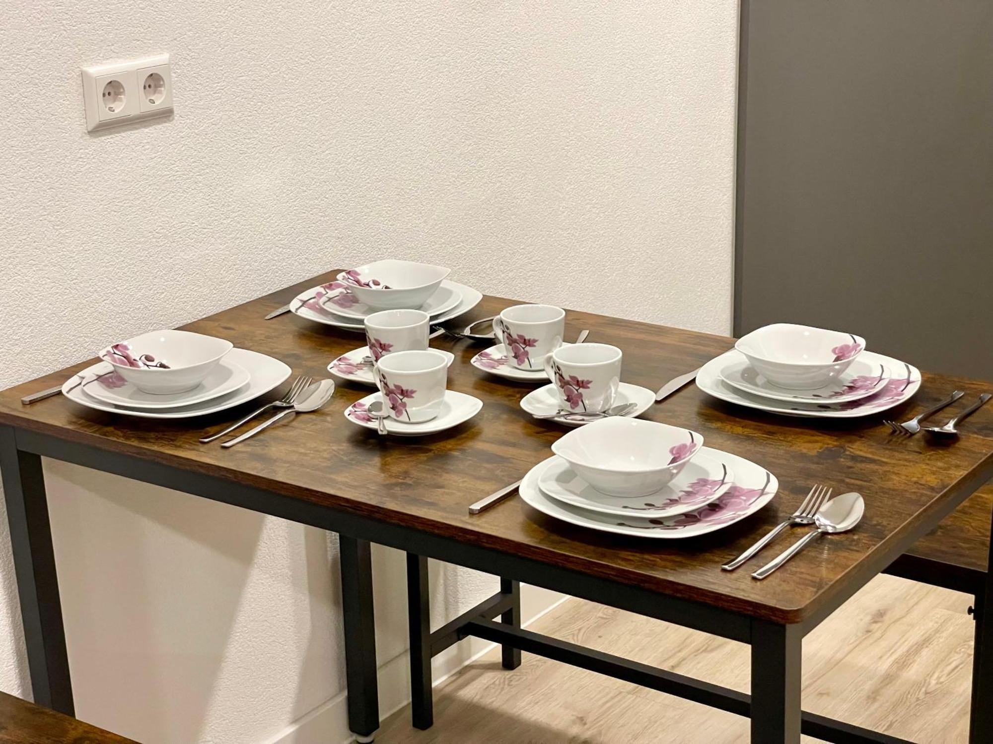 Neu Grosse Einzimmerwohnung Im Zentrum Goldstadt Pforzheim Schloessle Exterior foto